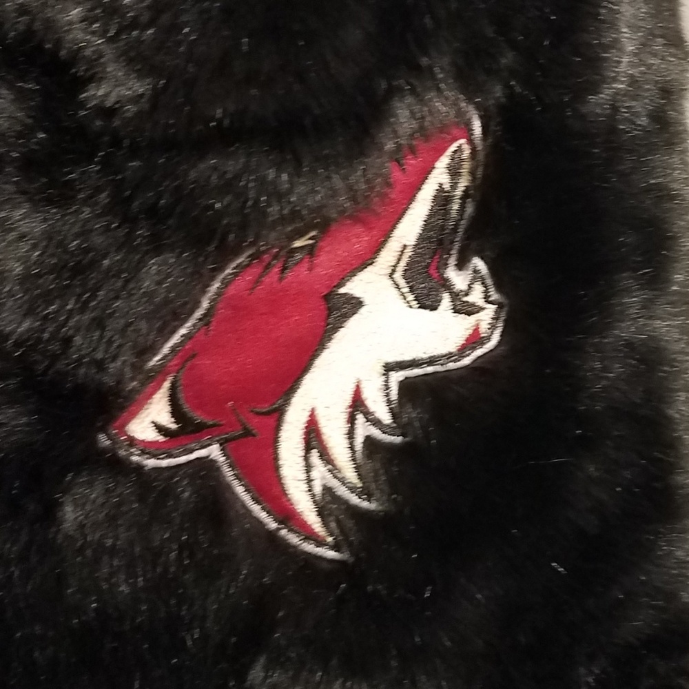 Fuzzy Arizona Coyotes scarf